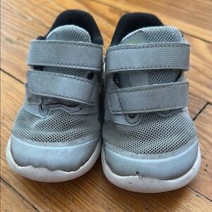 Nike Gray Sneakers with Velcro Straps and Mesh Upper